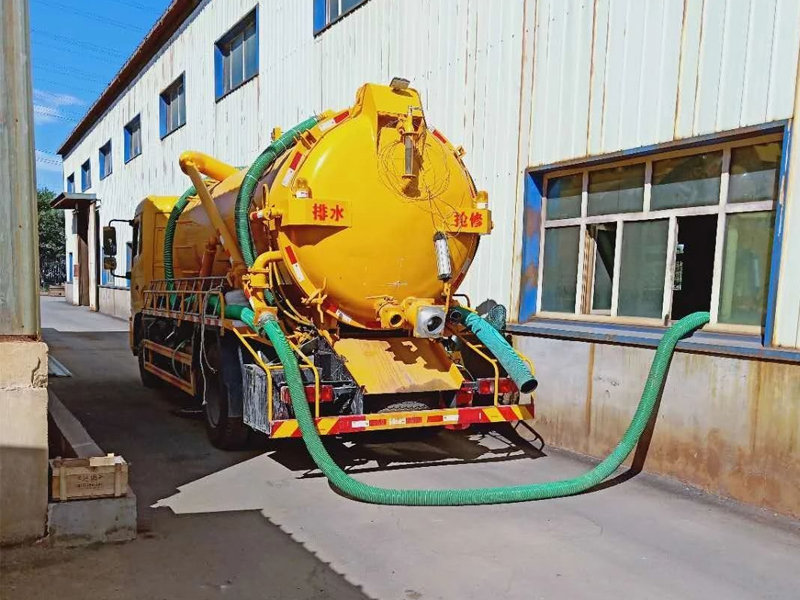 铁心桥厂区化粪池清理